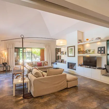 Lux A Luxury 5 Bedroom A Great Location Villa *