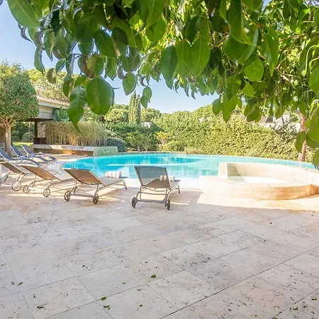 Villa Lux A Luxury 5 Bedroom A Great Location *