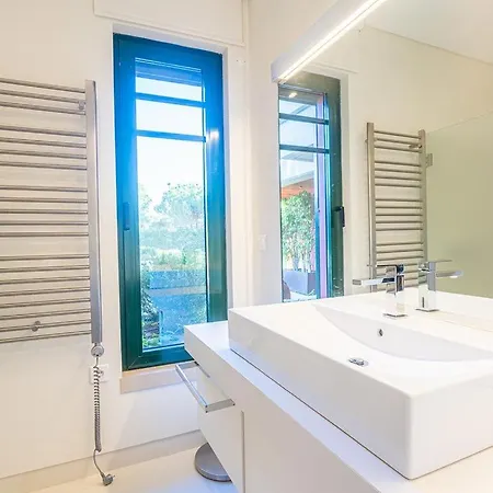 Lux A Luxury 5 Bedroom A Great Location Villa *
