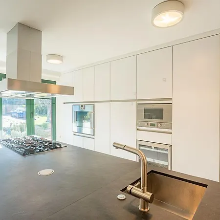 Lux A Luxury 5 Bedroom A Great Location *