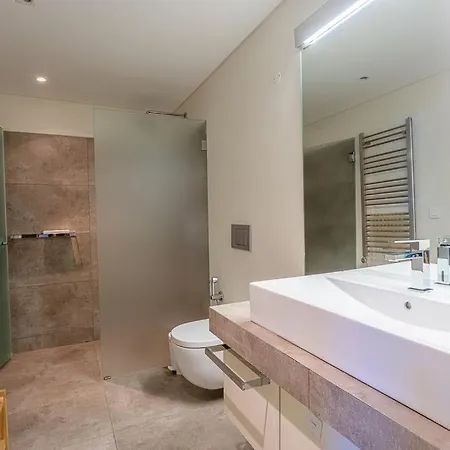 Vila Lux A Luxury 5 Bedroom A Great Location *